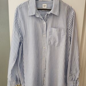 GAP Light Blue and White Vertical Stripe Classic Fit Button-Down Shirt